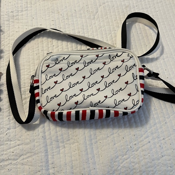 Brighton Love Scroll Canvas Crossbody Bag White Red Black Hearts NWOT - Picture 3 of 5